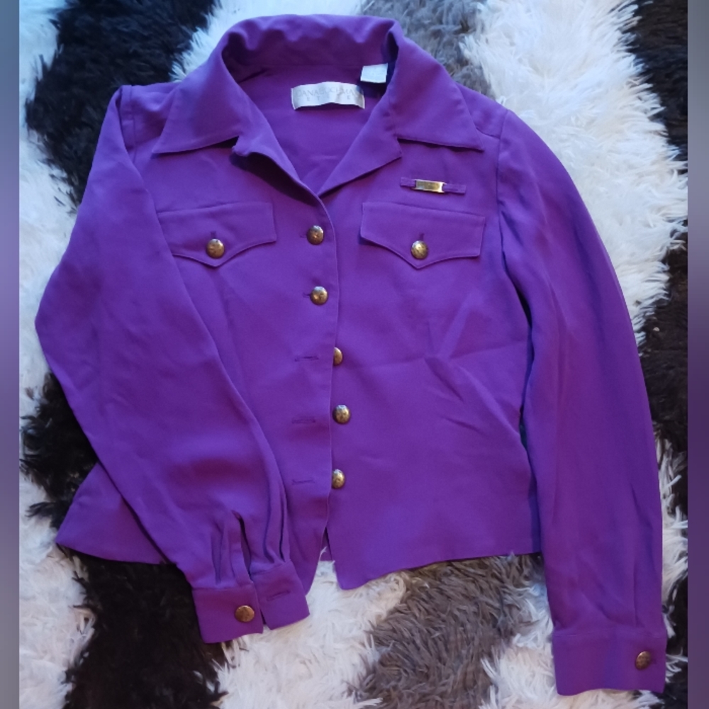 Dana Buchman, size petite 2, bright purple formal peplum button up blouse.